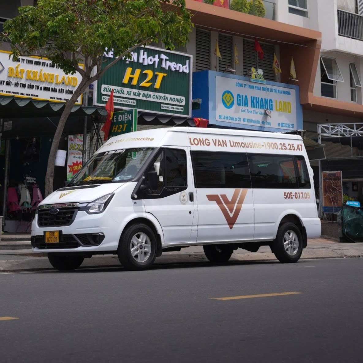 xe-trung-chuyen-long-van-limousine